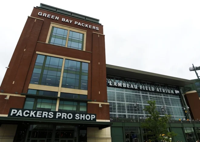 Thousands of credit cards stolen in Green Bay Packers store breach