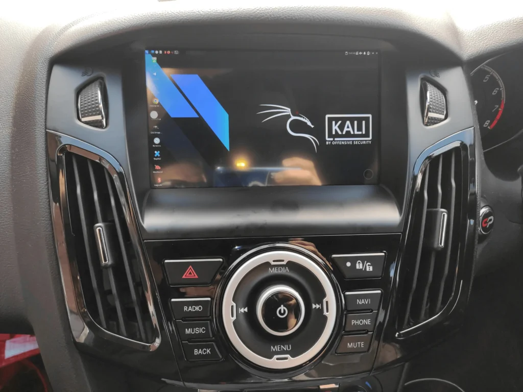 Kali Linux 2025.2 Nethunter car radio
