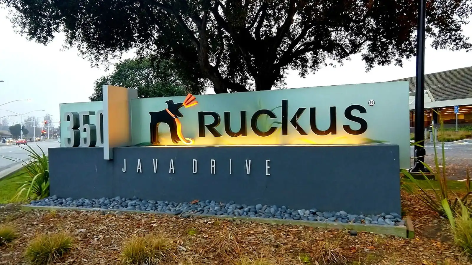 Ruckus Networks leaves severe flaws unpatched in management devices